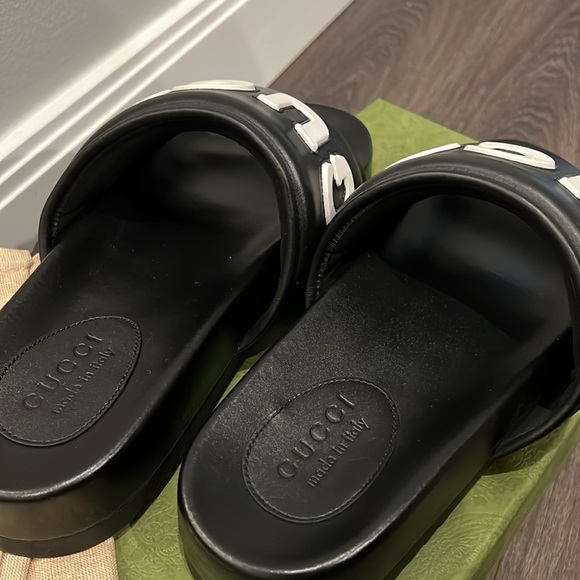 Brand new Gucci slides. - Picture 5 of 9